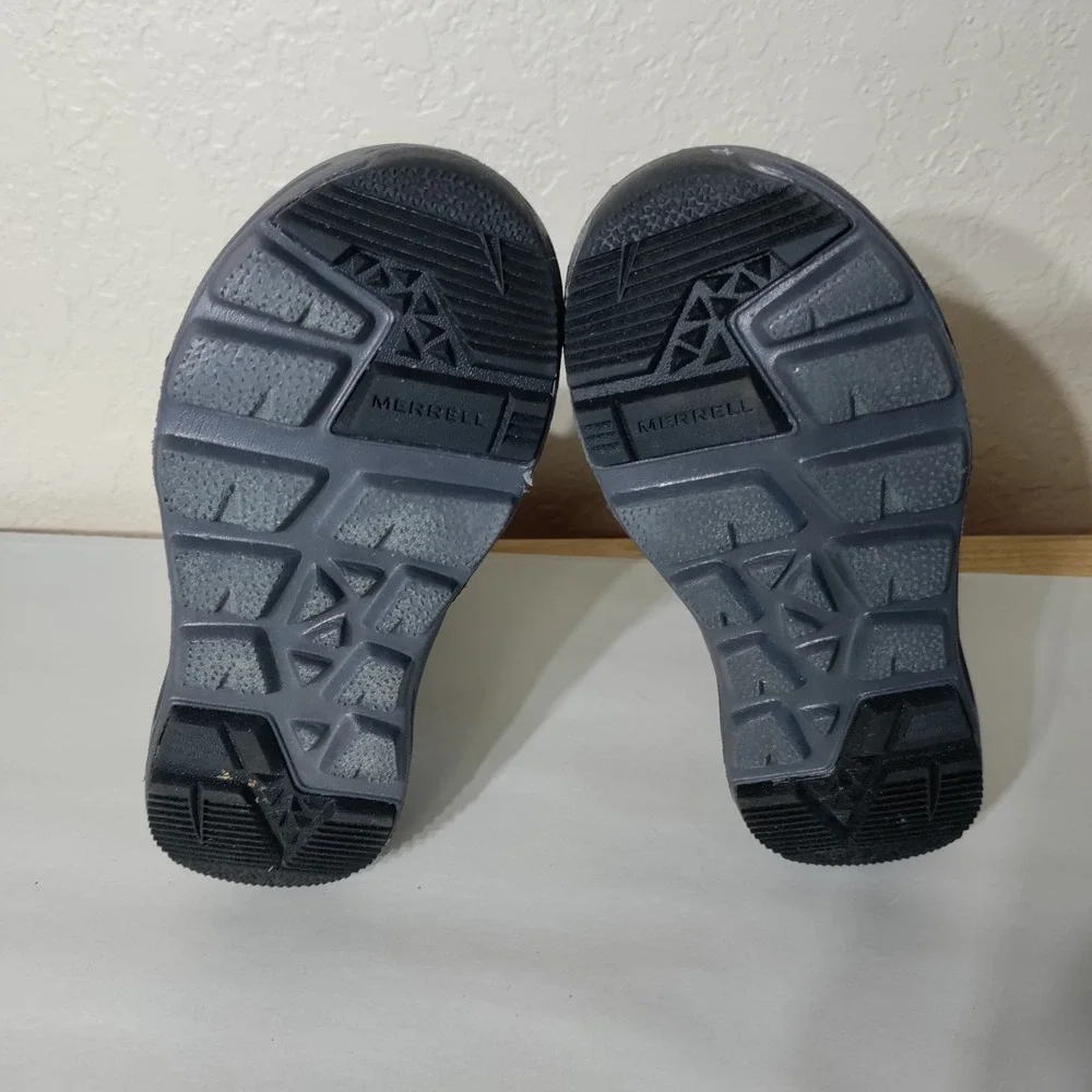 Merrell snow quest